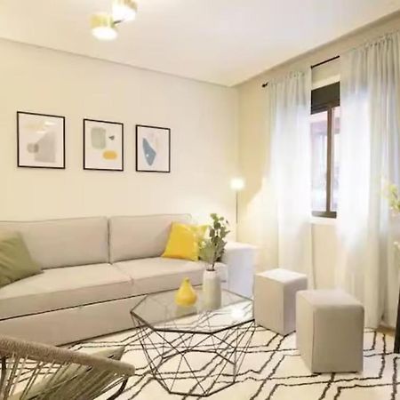 Guestready - Un Moderno Apartamento A Un Paso De La Plaza Mayor Madrid Luaran gambar